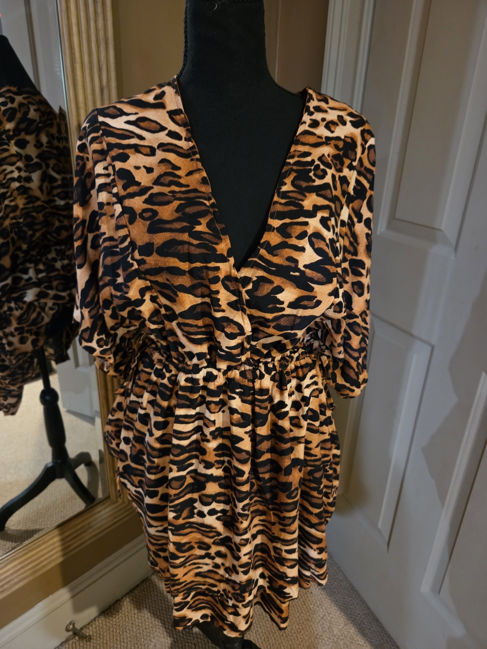 🐆Leopard Print V-Neck Short Set
